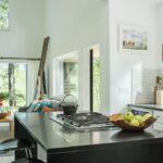 Modern Kitchen with island in Caesarstone 2003 Concrete | 3008
