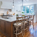 Farmhouse L-Shape kitchen with Island in Caesarstone 5000 London Grey | 2108